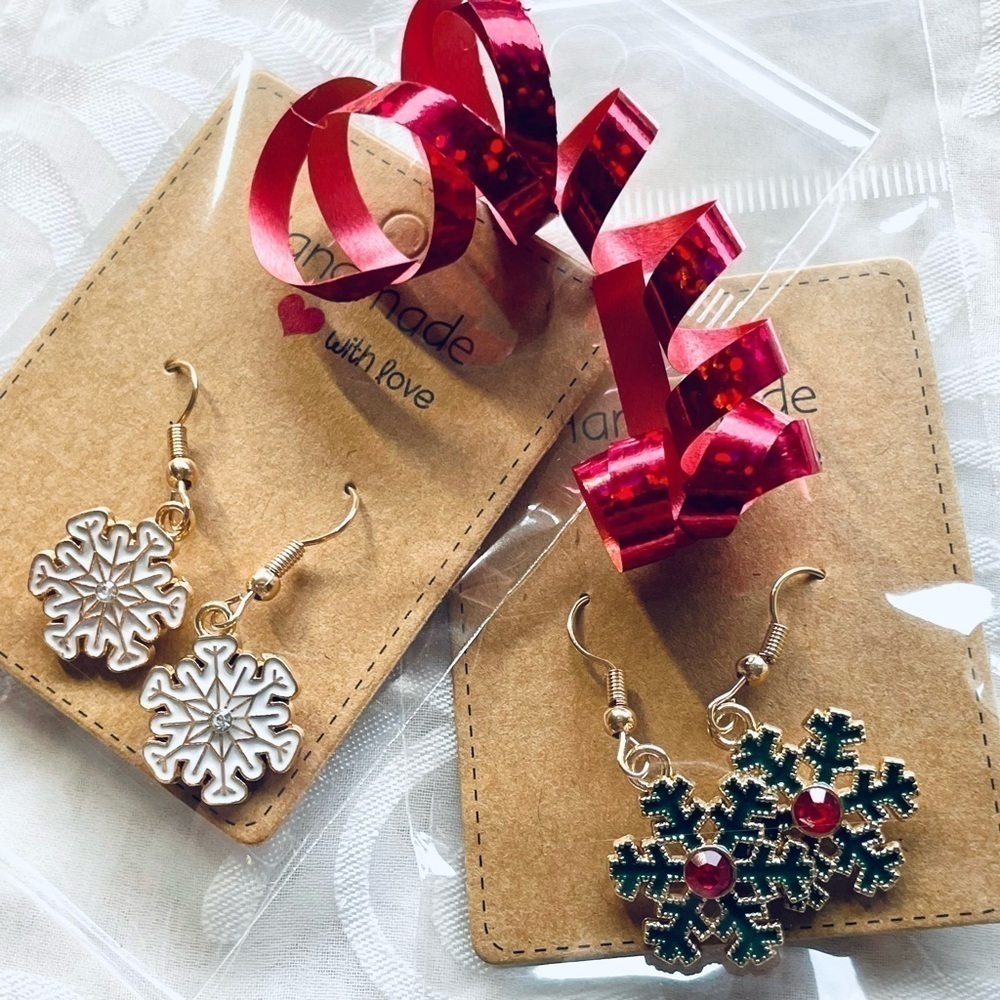 NWT Lot of 2 Festive Snowflake Drop Earrings – Holidays - Christmas